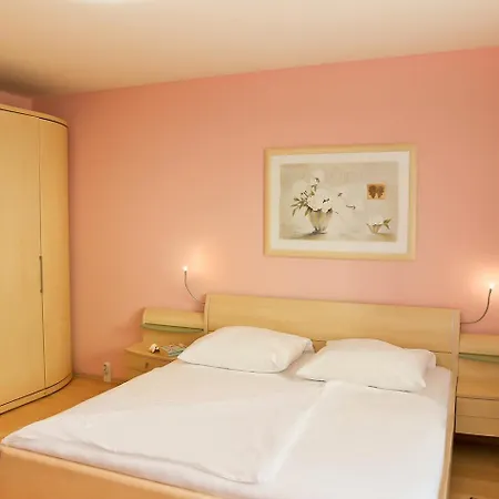 Laura 102 Apartment Kuehlungsborn