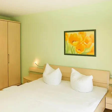 Laura 102 Apartment Kuehlungsborn