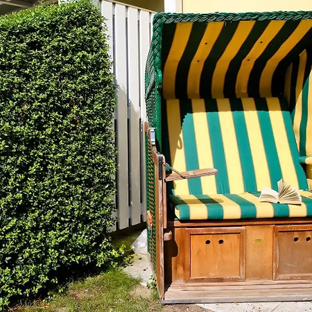 Laura 102 Apartment *